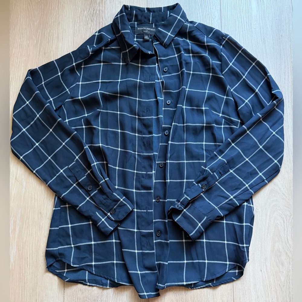 Banana Republic Button Up Blouse